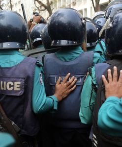 Przerażające sceny z Bangladeszu. Starcia policji z robotnikami. Są ofiary śmiertelne