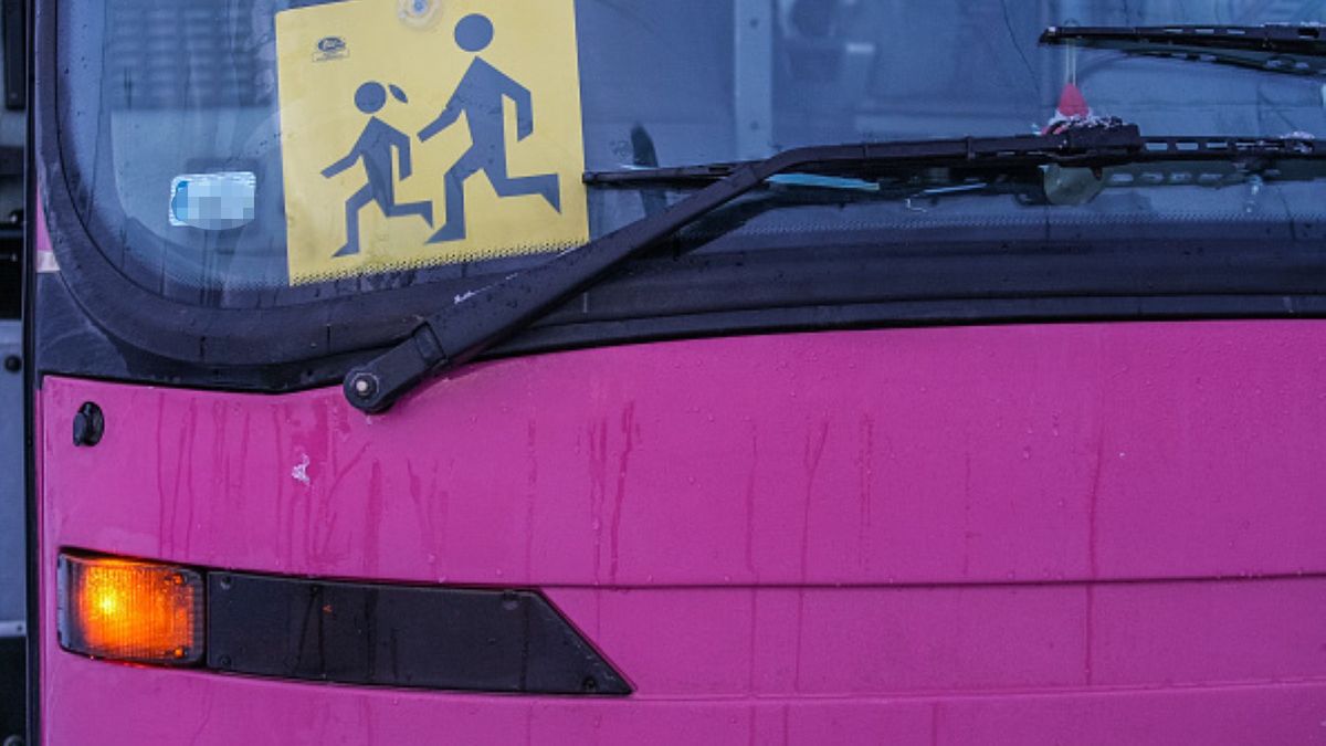 O mały włos nie doszło do tragedii. Na szczęście uczniowie zachowali zimną krew i uratowali kierowcę oraz pasażerów (zdjęcie ilustracyjne)