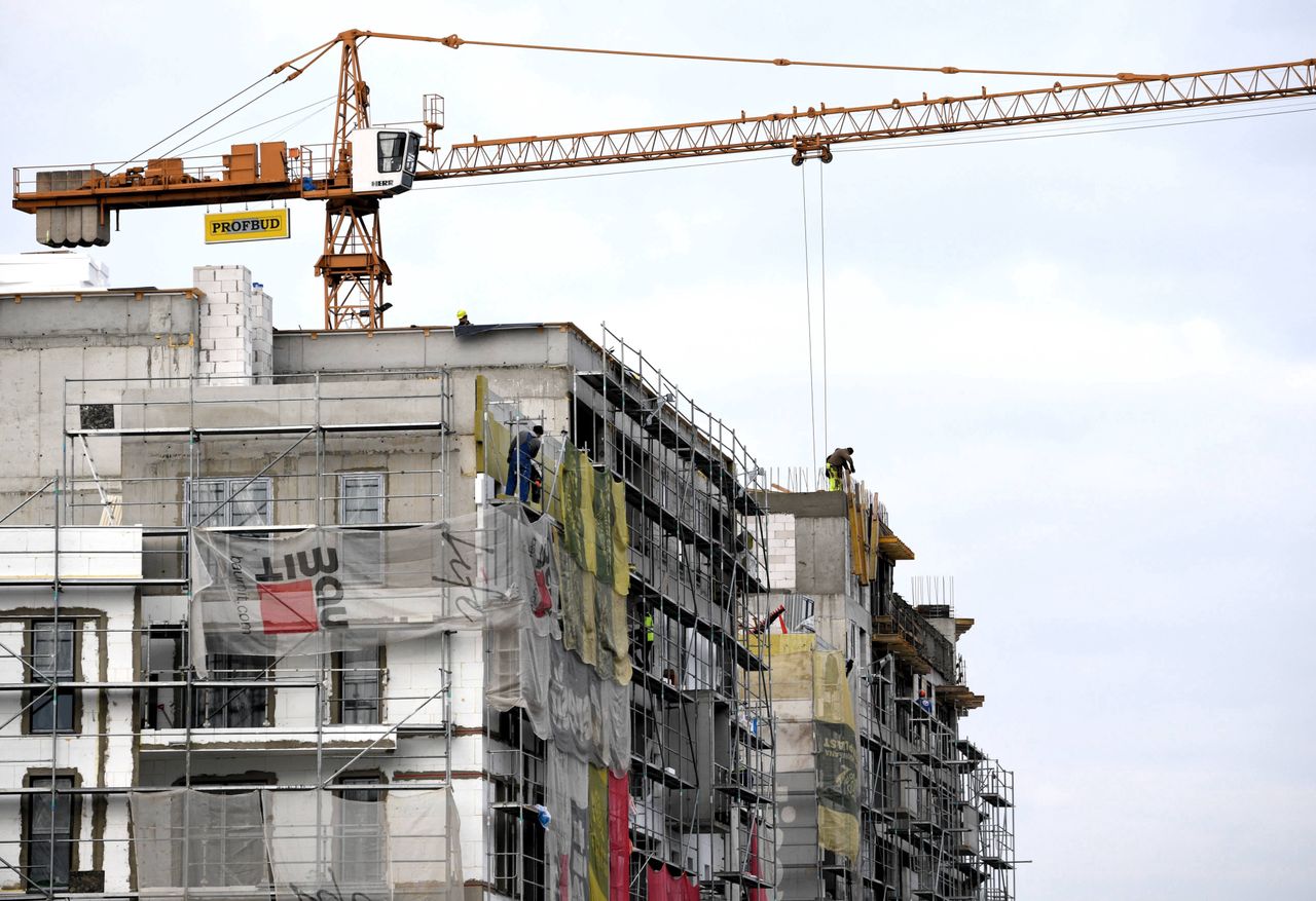 Zarobki firm deweloperskich budzą sporo kontrowersji. Czy faktycznie są tak wysokie?