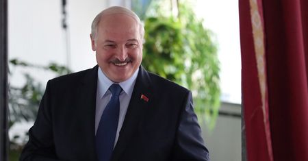Gospodarka Białorusi jest uzależniona od Rosji. Łukaszenka stworzył prosty mechanizm