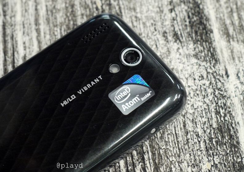 Sprzęt z MeeGo przyłapany na rosyjskiej konferencji Intela 2