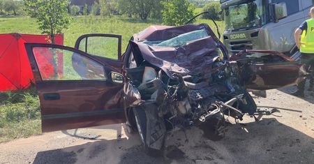 Wracali z urodzinowych zakupów. Ich życie przerwał tragiczny wypadek