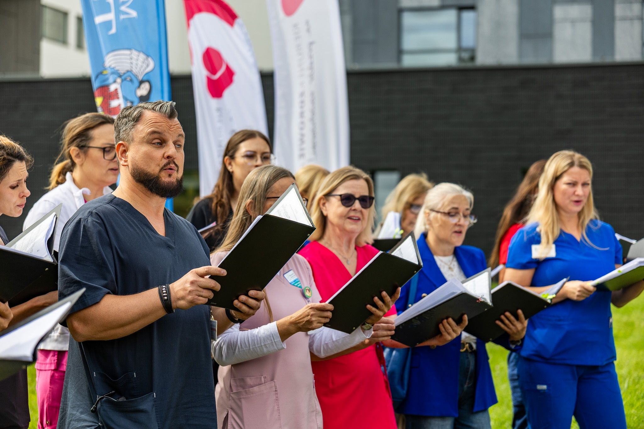 11 września odsłonięto dwa toruńskie aniołki: Wandę i Ludwika