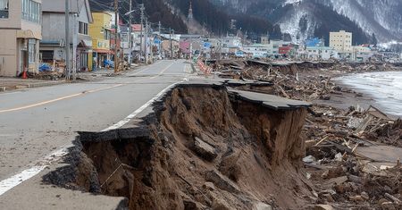Potężne trzęsienie ziemi w Japonii. Pilne ostrzeżenia przed tsunami i ewakuacja mieszkańców