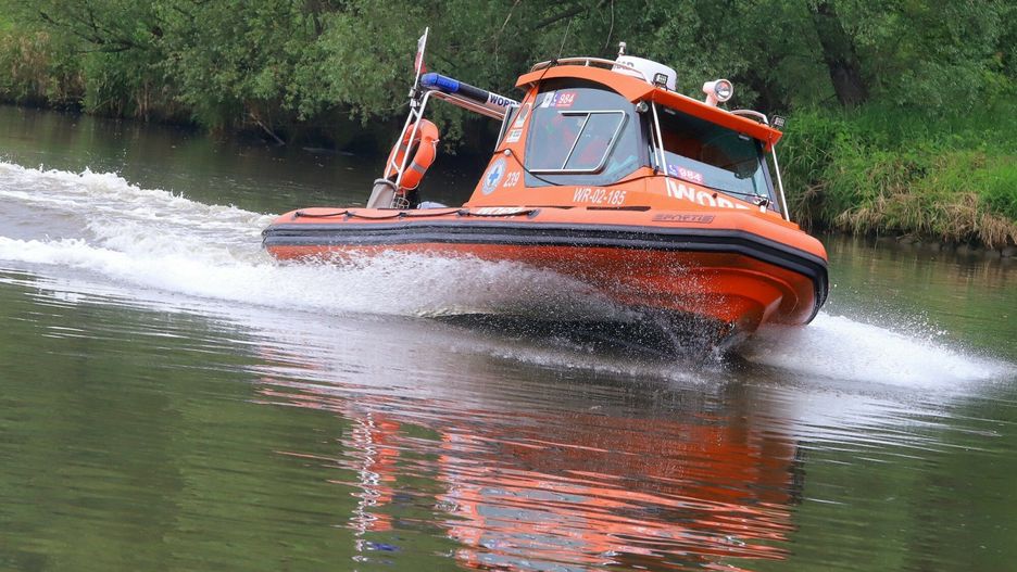 ?wiczenia stra?y po?arnej we Wroc?awiu Odra 2023
23.05.2023 WROCLAW
GAZETA WROCLAWSKA
WROCLAW, NA GROBLI WOPR, KLADKA ZWIERZYNIECKA, RZEKA ODRA, CWICZENIA PRZECIWPOWODZIOWE PANSTWOWEJ STRAZY POZARNEJ ODRA 2023
JAROSLAW JAKUBCZAK/POLSKA PRESS
ODRA 2023 CWICZENIA RZEKA ODRA AKCJA RATUNKOWA MOTOROWKA WOPR CZLOWIEK WODA KAMIZELKA STRAZ POZARNA CENTRUM DOWODZENIA
JAROSLAW JAKUBCZAK/POLSKA PRESS