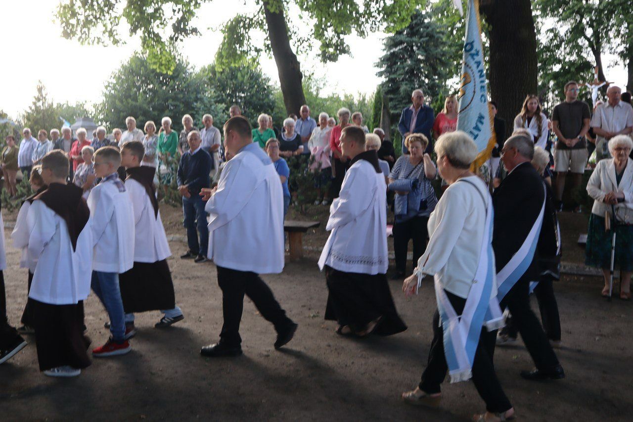 W Sanktuarium Matki Bożej Bolesnej w Osiecznej trwają uroczystości odpustowe. W sobotni (2.08) wieczór przybyli m.in. pielgrzymi z Leszna