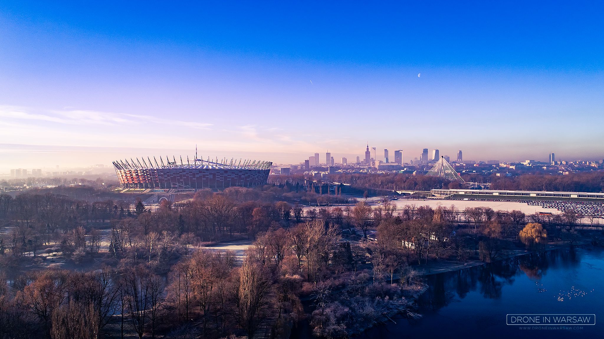 Warszawa z lotu ptaka wygląda przepięknie. Poznajcie wizję Drone in Warsaw 15