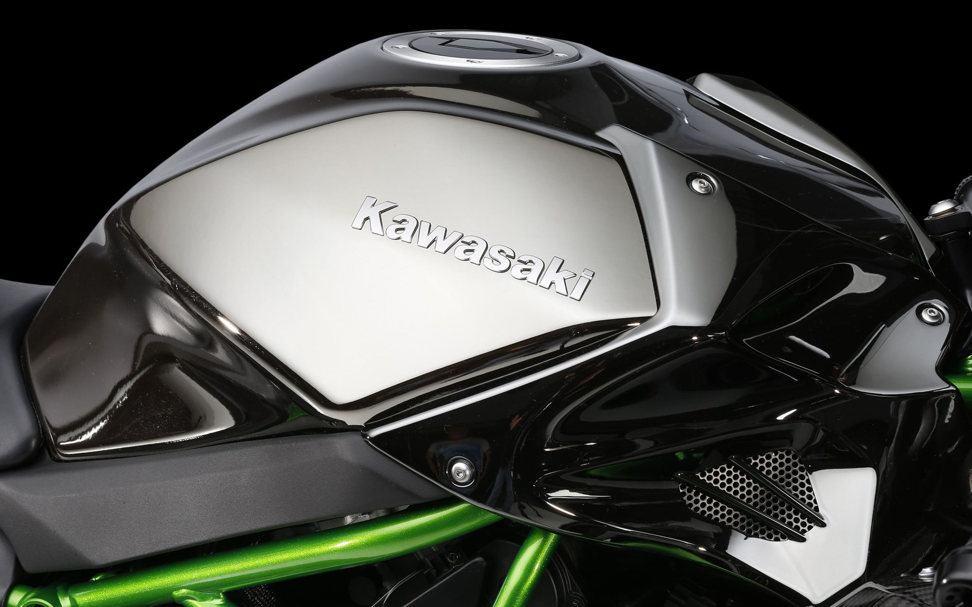 Gorąca nowość: 300-konne Kawasaki Ninja H2 14