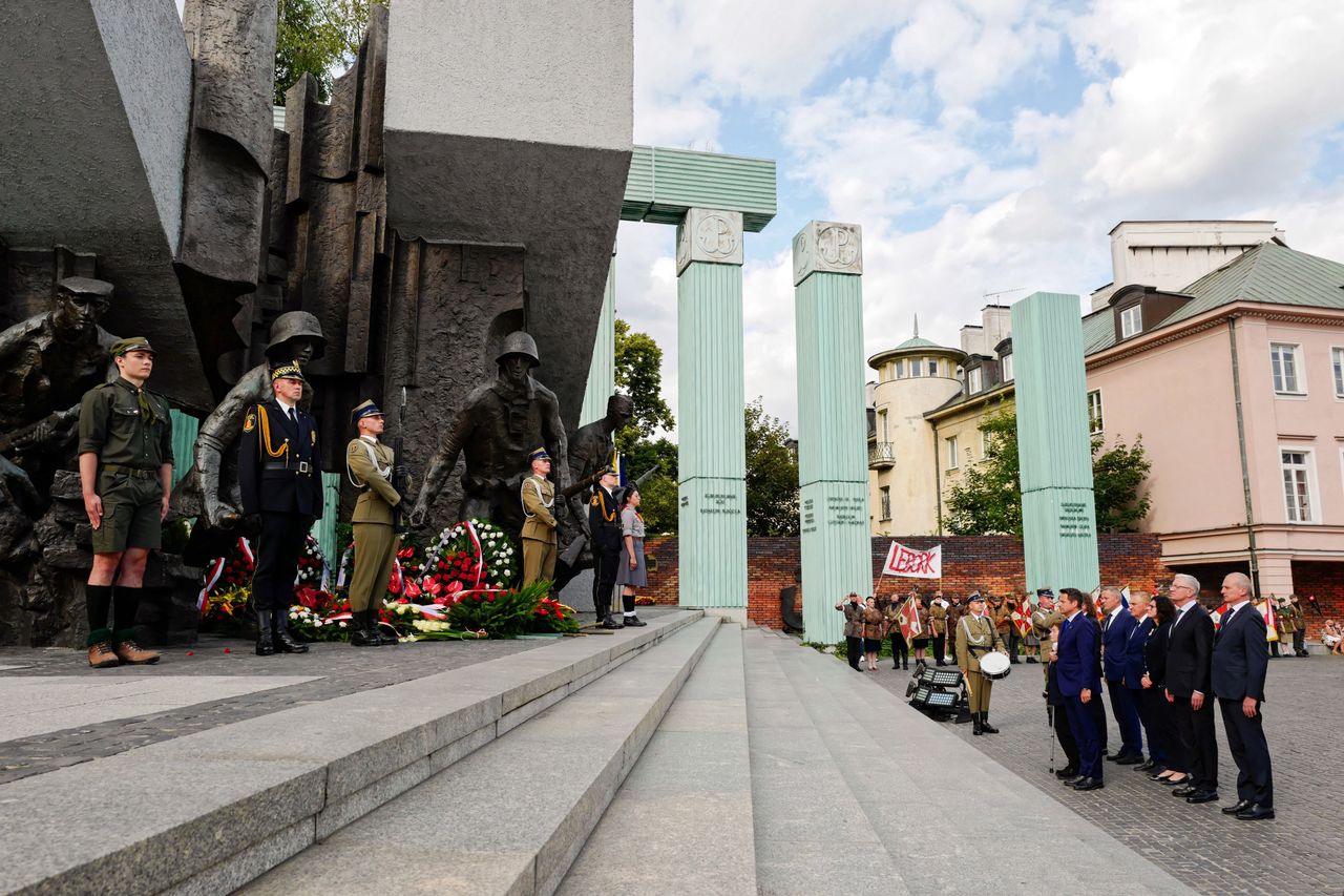 Powstanie Warszawskie. O godzinie 17 zabrzmią syreny. Program obchodów Powstania Warszawskiego