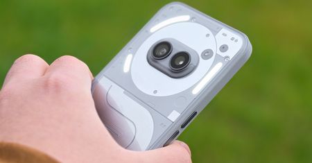 Polecam, ale i nie polecam. Nothing Phone (2a) Plus - recenzja