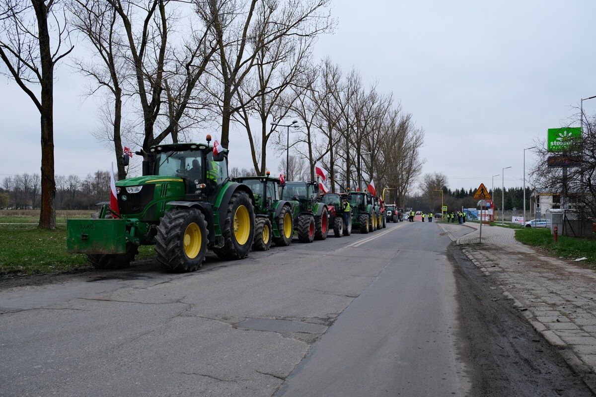 Protest rolników w Lublinie na skrzyżowaniu Krężnicka - Janowska - Żeglarska