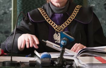 67-latek zaatakował znajomego nożyczkami. Usłyszał wyrok