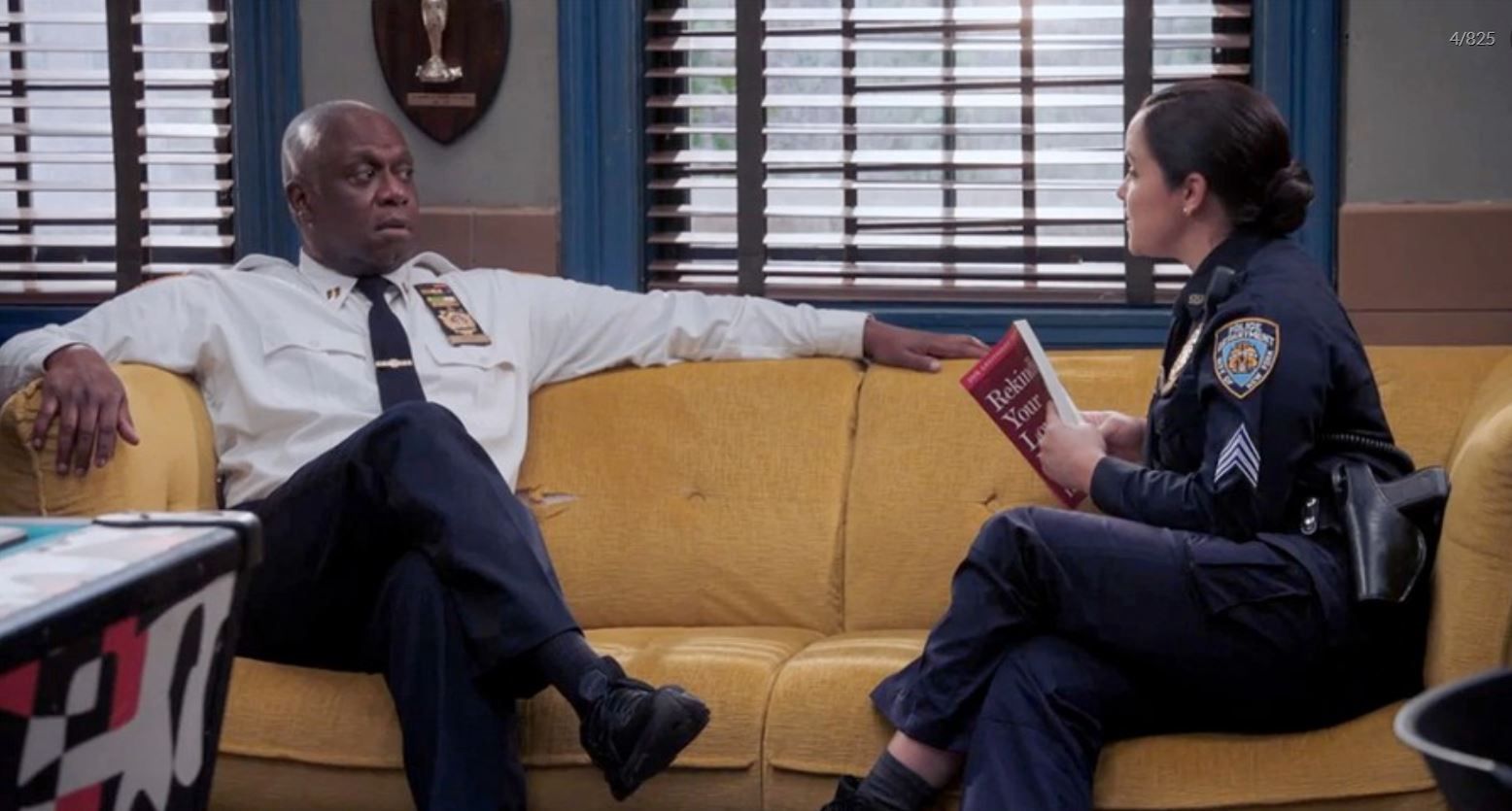 Brooklyn 9-9  - reż. Dan Goor, Michael Schur, produkcja USA