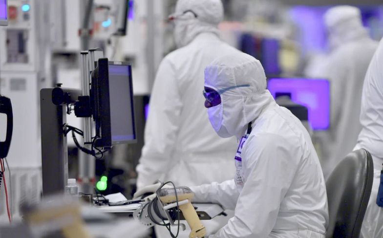 Intel wycofuje się z gigantycznej inwestycji. Co z fabryką w Polsce?