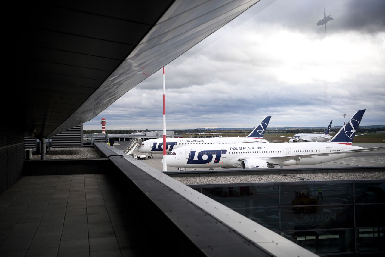 Koronawirus. Przedsiębiorcy z Doliny Lotniczej piszą do premiera. "2,5 tys. osób do zwolnienia"