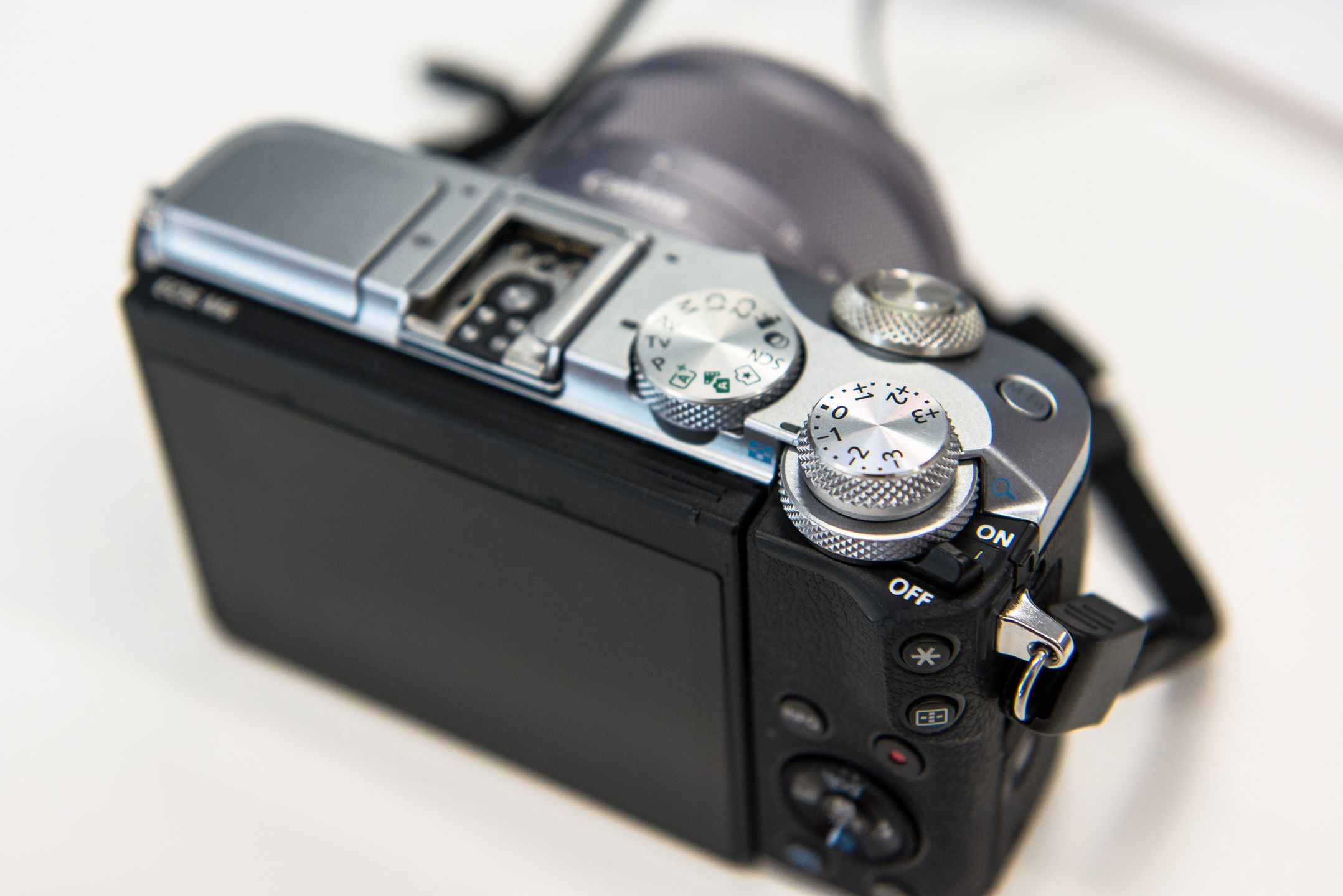Canon EOS M6, czyli bezlusterkowiec z opcjonalnym wizjerem w naszych rękach 14