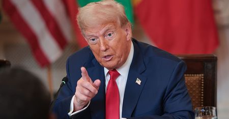 USA wysyłają broń Ukrainie. Trump mówi, kto za nią płaci