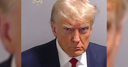 Portret kryminalny Donalda Trumpa. Były prezydent USA stawił się w areszcie