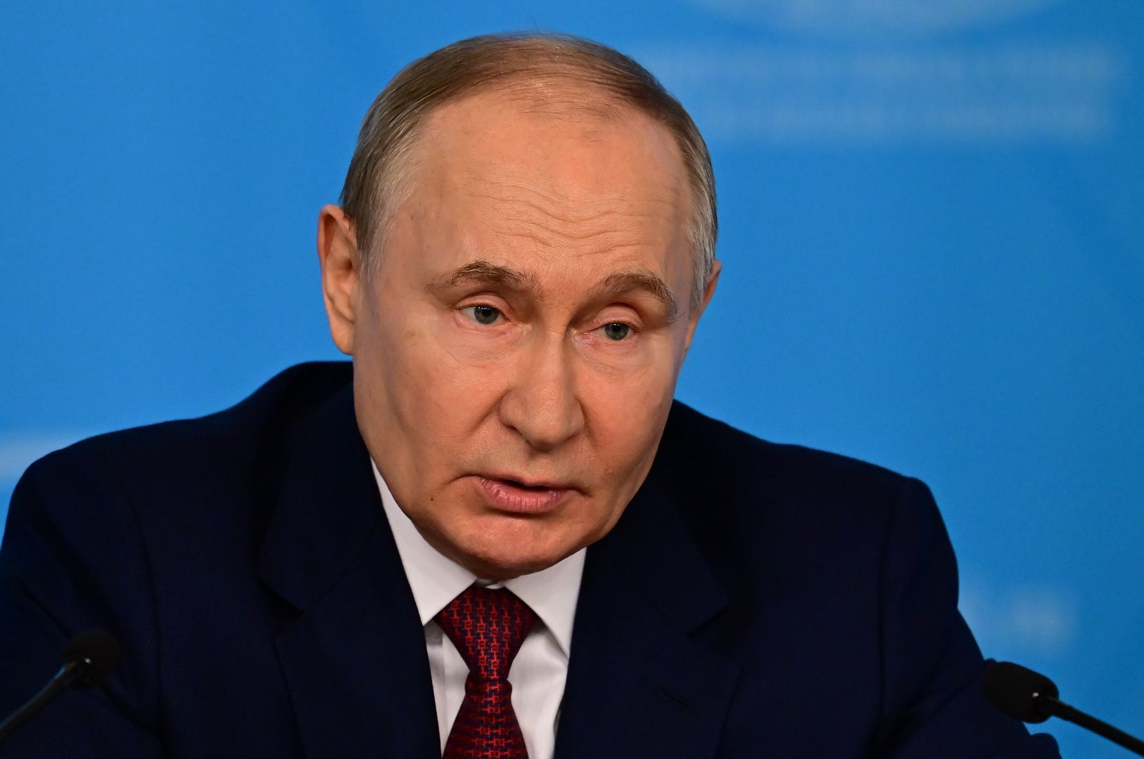 Władimir Putin z wizytą w Wietnamie. Cieszy się tam sporą popularnością.