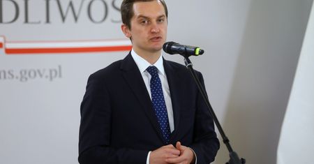 „Dzika reprywatyzacja w Warszawie odchodzi do przeszłości”. Prezydent podpisał ustawę