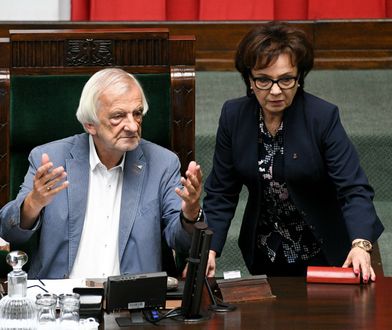 Do pracy samolotem i to za darmo? To żaden problem, gdy jest się posłem