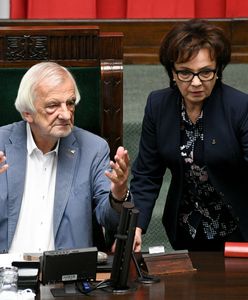 Do pracy samolotem i to za darmo? To żaden problem, gdy jest się posłem