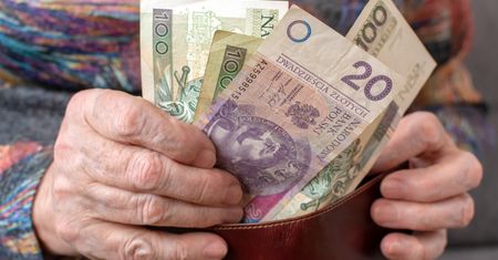 Kiedy wypłata 15. emerytury? Minister rodziny zaskoczyła informacją
