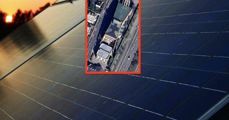 Fotowoltaiczny krzyż. Panele zdobią dach stołecznego kościoła