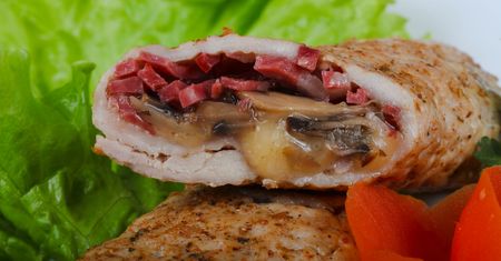 Kieszonki z kurczaka nadziewane pieczarkami