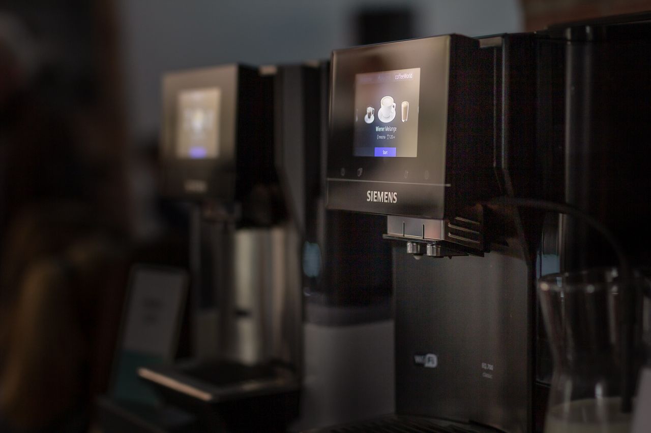 Rozsmakuj się w technologii, czyli co powinny oferować nowoczesne ekspresy do kawy.