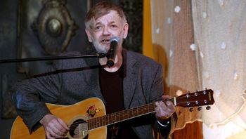 "Upadanie staje się moją specjalnością". Maciej Zembaty zmarł 15 lat temu