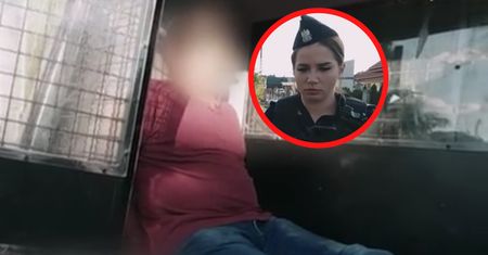 "Tylko w Polsce takie jaja". Rozsiadł się jak król i wypalił