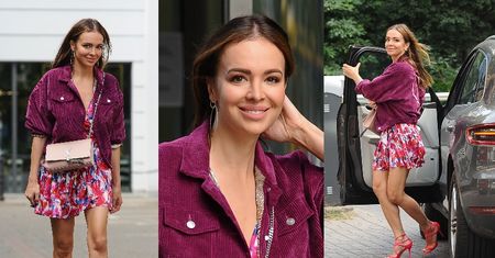 Wypoczęta Anna Wendzikowska w kwiecistej sukience i z torebką za 4,5 tysiąca pędzi na parking do swojego porsche (ZDJĘCIA)