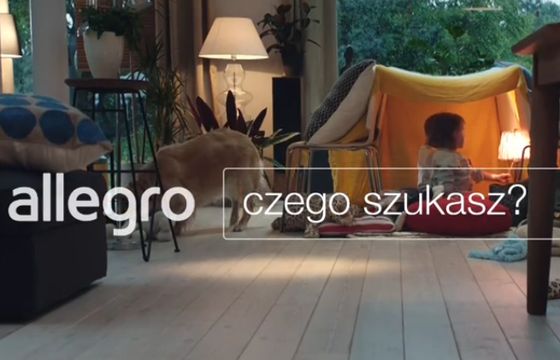„Czego szukasz?” - domowe szczęście reklamuje Allegro.pl (wideo)