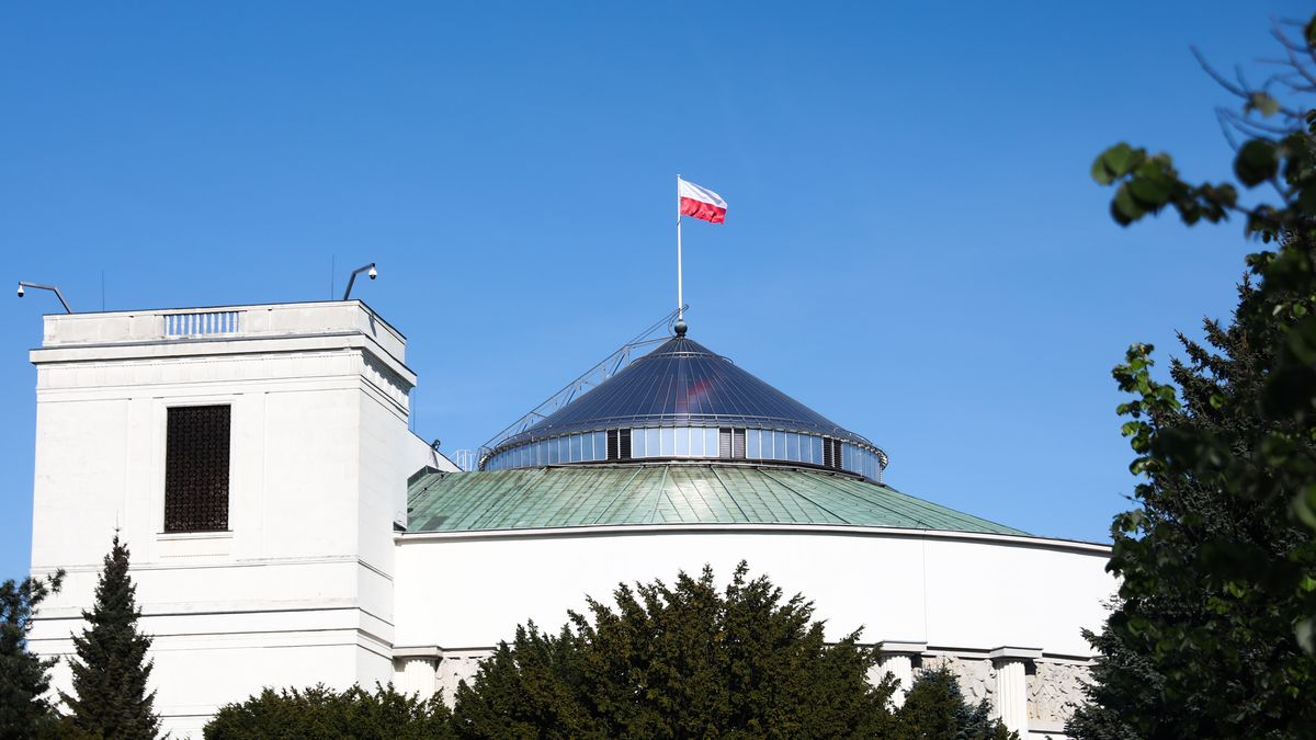 Zielone Świątki przestaną być dniem wolnym od pracy? Zadecydują posłowie