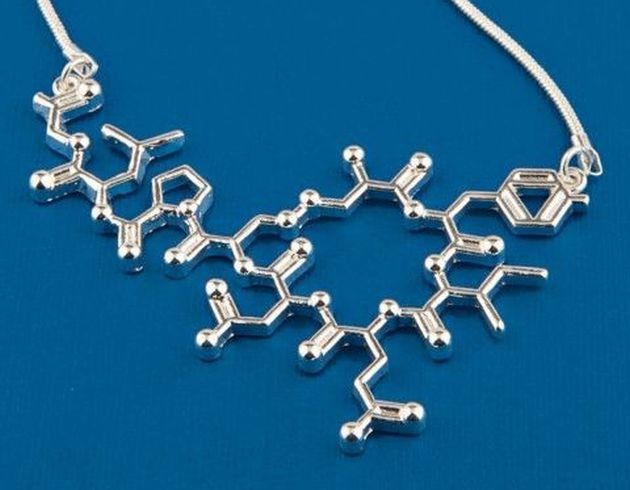 Hormon szczęścia na łańcuszku