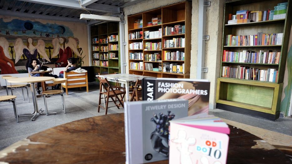 Osiem lokali może być przekształconych na księgarnie - miasto proponuje korzystniejsze warunki najmu lokali.