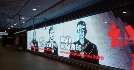 Warszawa. Nietypowa akcja w metrze. "Żądamy przywrócenia do pracy niezależnych sędziów"