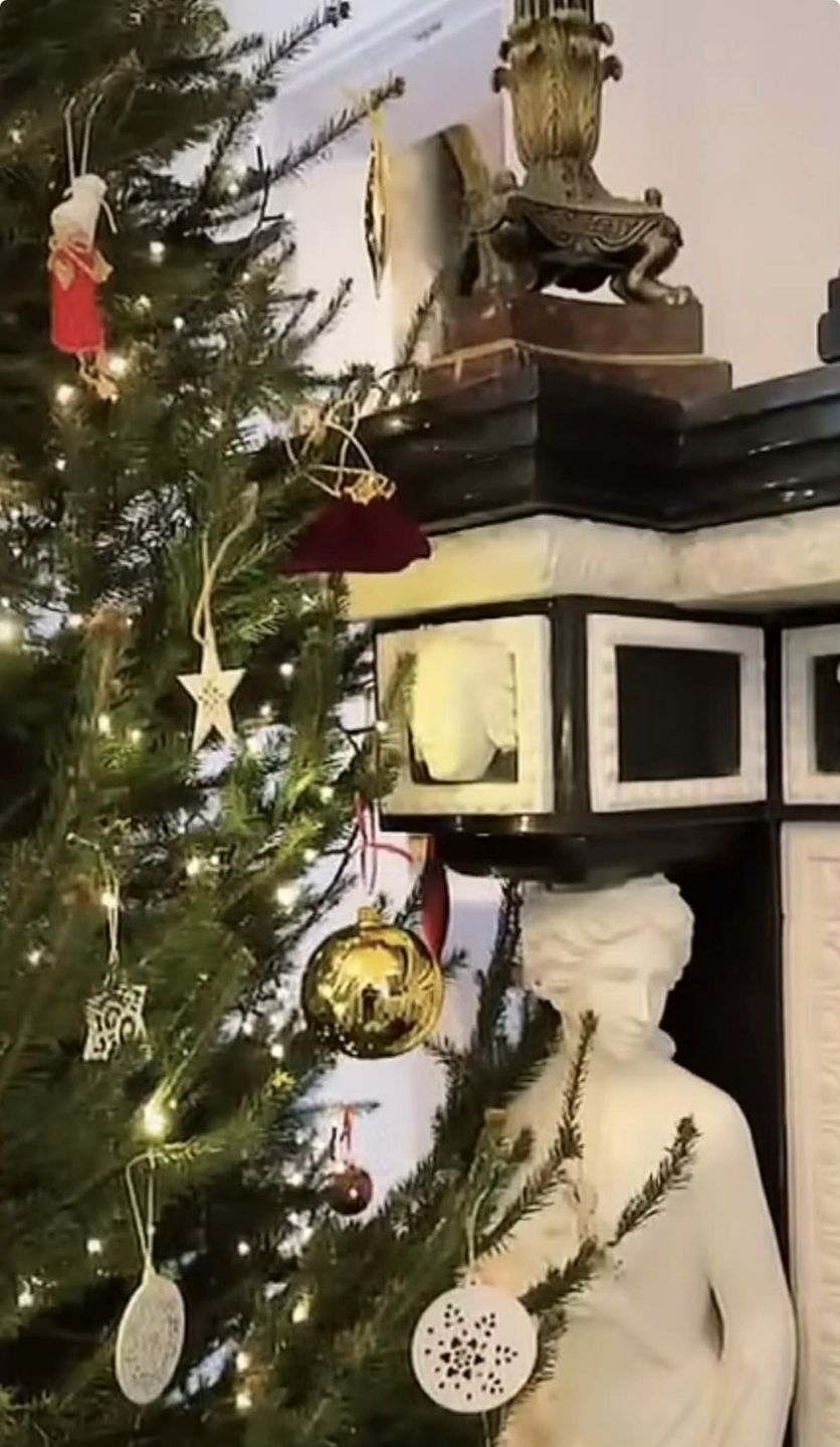 Jan Lubomirski pochwalił się świątecznym wystrojem swojego zamku