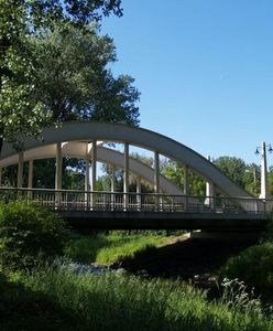 Ciechanów. Zamknęli most 3 Maja. Niewykluczone, że grozi zawaleniem