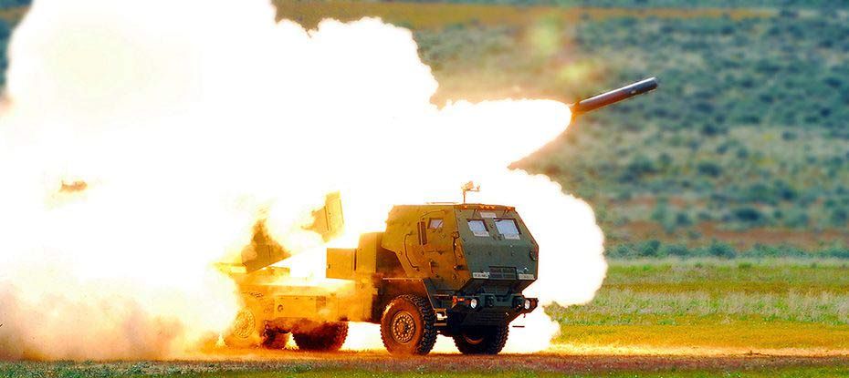 Himars wystrzeliwuje rakietę