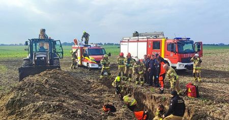 Wypadek podczas prac ziemnych. Mężczyzna wpadł do wykopu