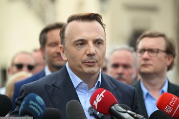 "20 złotych to jest minimum". Gibała chce nowej opłaty w Krakowie