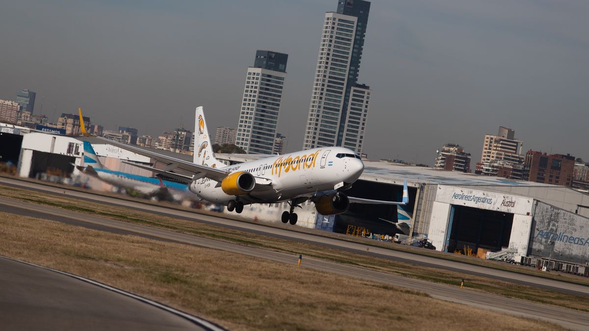 A Flybondi passenger plane takes off from Jorge Newbery airport, in Buenos Aires, Argentina June 29, 2022. (Photo by Matías Baglietto/NurPhoto via Getty Images)
