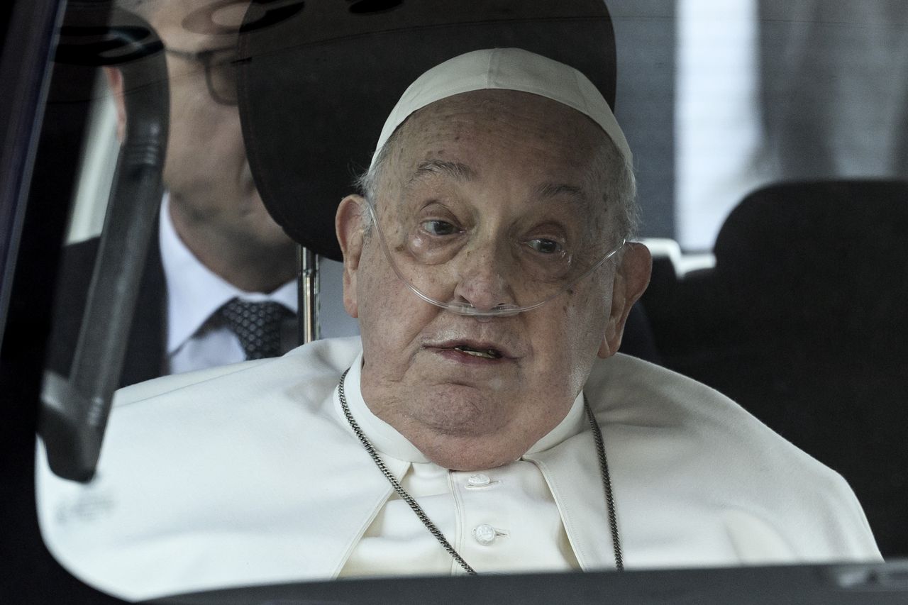 Papst Franziskus: Dramatischer Überlebenskampf gegen die Gesundheitskrise