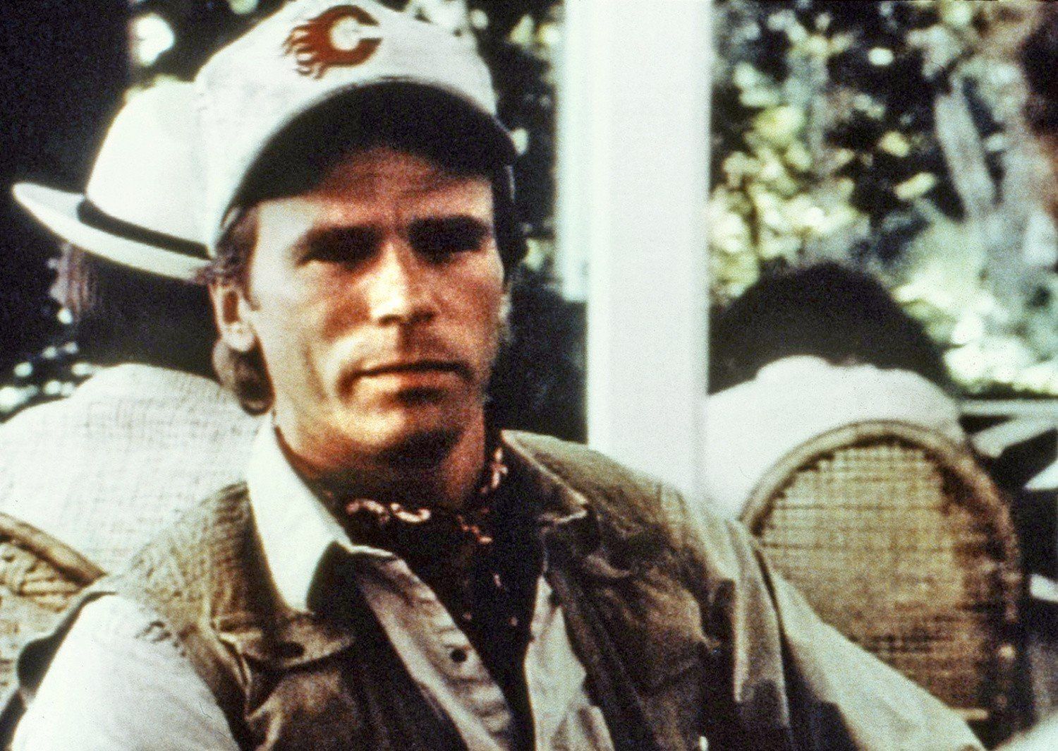 Główną rolę w filmie zagrał Richard Dean Anderson. Na swoim koncie ma grę w takich filmach i serialach, jak:Szpital miejskiStatek miłościGwiezdne wrotaZwyczajni bohaterowieOczami mordercyW pułapce namiętnościPolowanie na strażakówZobaczcie, jak dziś wygląda Richard Dean Anderson, odtwórca głównej roli w serialu &#34;MacGyver&#34;. Zdjęcia &gt;&gt;&gt;&gt;