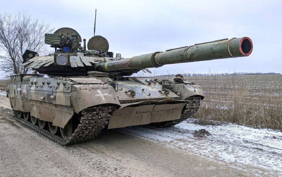 Ukraiński czołg T-84 na froncie.