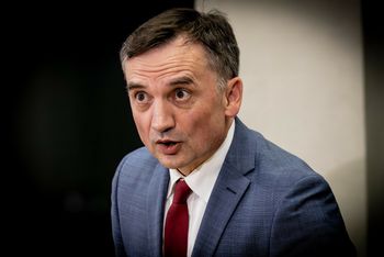 "Nie mogę wziąć kredytu". Ziobro odpowiada Tuskowi