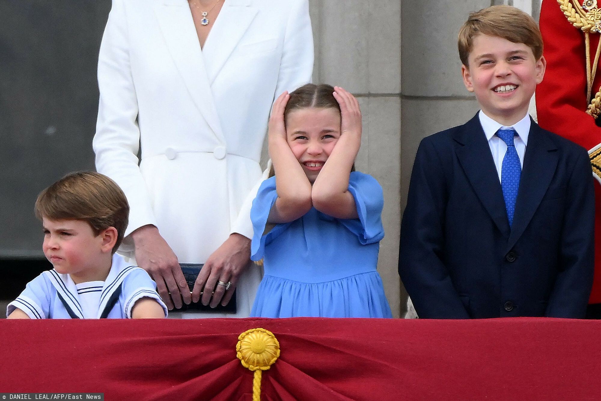Dzieci Kate i Williama dokazują na jubileuszu królowej... To one są największymi gwiazdami wydarzenia? 