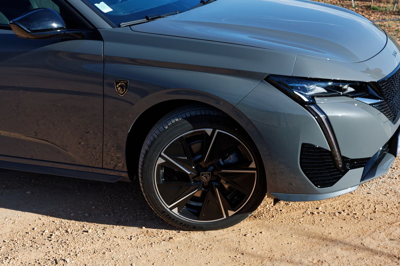 Peugeot E-308